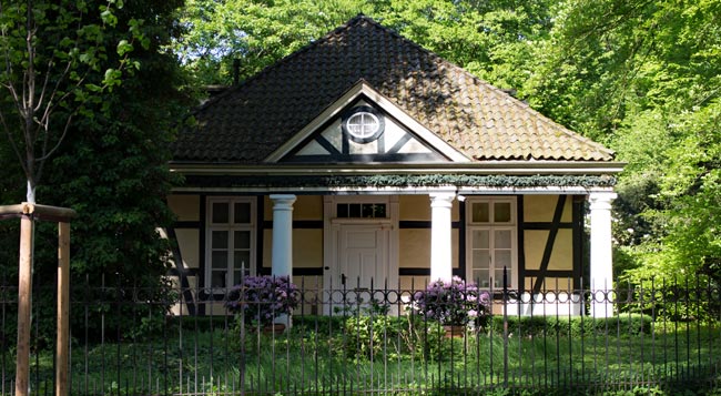 Heinekens Park in Oberneuland - gut erhaltenes Hofmeierhaus um 1770 - Bremen sehenswert