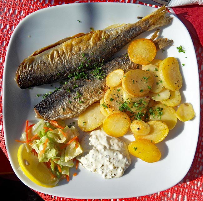 Büsum - Fried green herrings