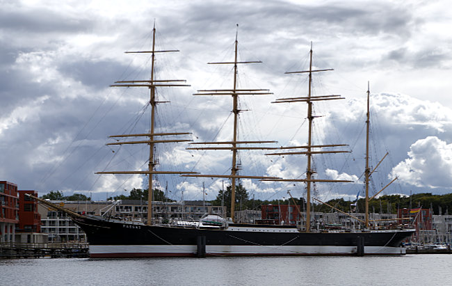 four-masted steel bark Passat in Lübeck-Travemünde - Bremen sehenswert - distant places