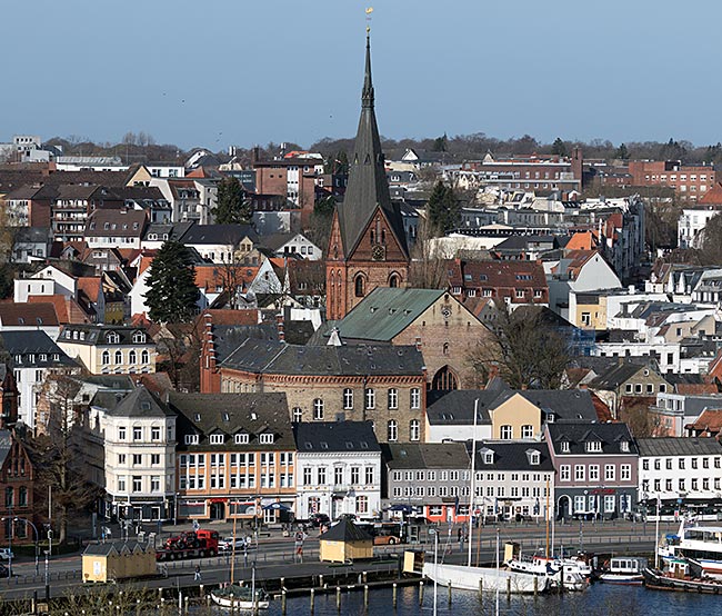 View of St. Marien Church in Norderstraße from the Captain's Quarter in Flensburg - Bremen sehenswert - distant places