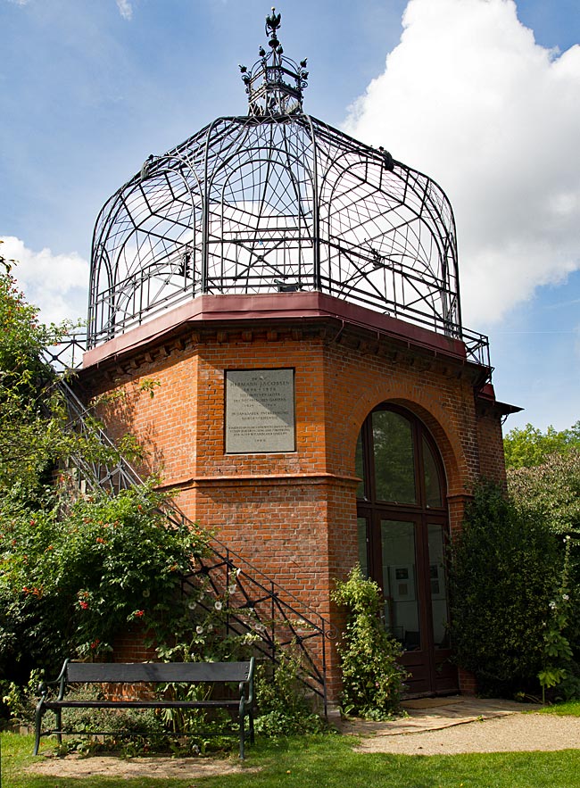 Kiel - octagonal brick pavilion in the Old Botanical Garden