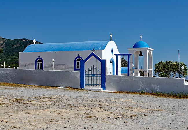 Kos in Greece - Kefalos Peninsula - Church on the dusty track: Agios Ioánnis Theológos
