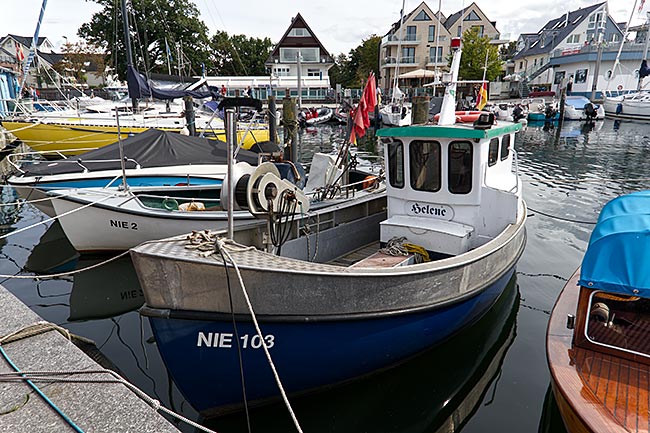 Niendorf - Timmendorfer Strand - Fischerboote im Hafen