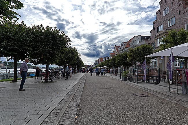 Lübeck-Travemünde - an der Promenade