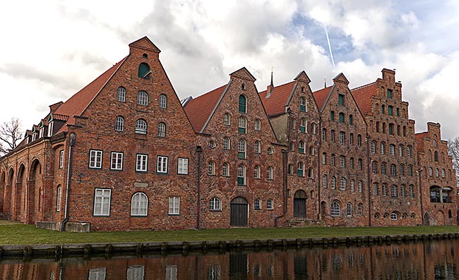Hansestadt Lübeck - Salzspeicher nebem dem Holstentor