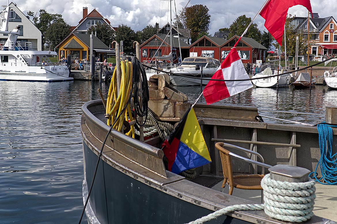 Im Hafen von Niendorf - distant places