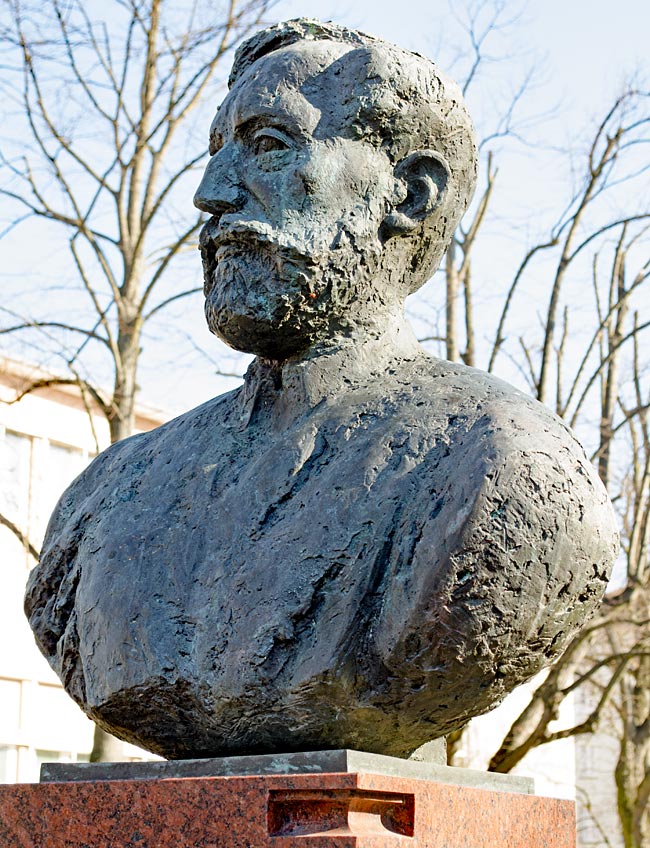 Rostock - Paul-Pogge Monument in the Rosengarten