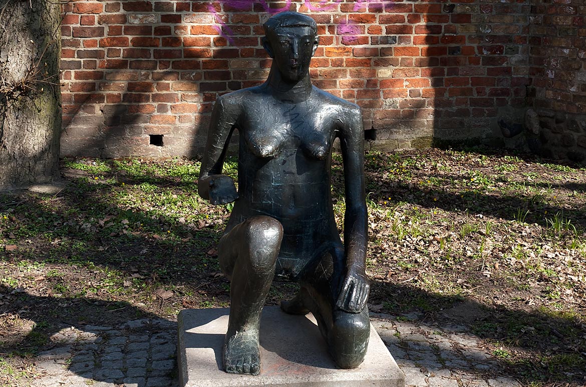 Hanseatic city of Rostock Travel Guide - distant places