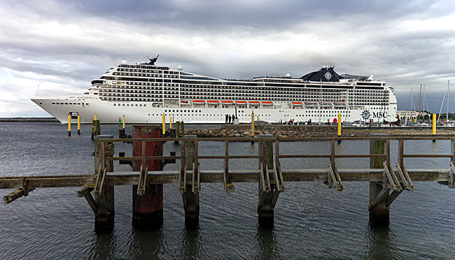 Rostock - Warnemünde - cruise ship
