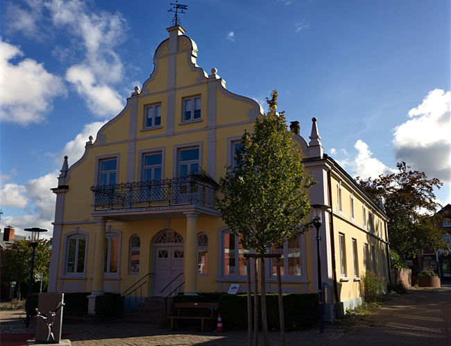 Old pharmacy on Knüllgasse in Schönberg - Probstei