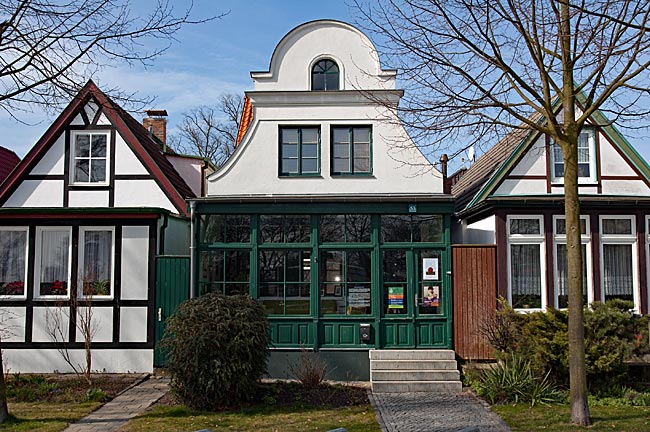 Rostock - Warnemünde - In this house at Am Strom 53, the Norwegian painter Edvard Munch worked and lived for a time. Today, exhibitions are held in the house operated by an association.