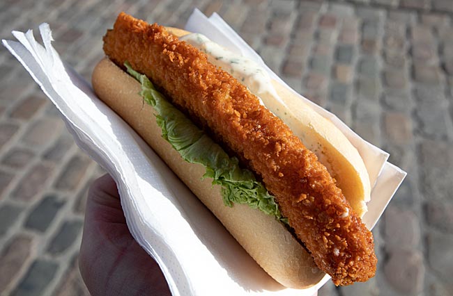 Wismar - For seafood lovers, there is plenty of choice at the harbor