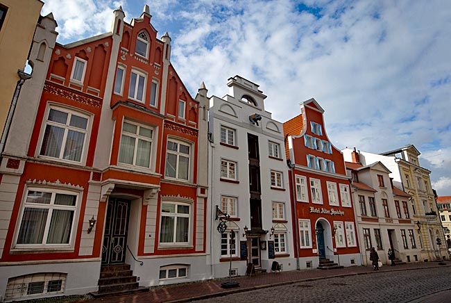 Wismar - Row of houses near the Grube