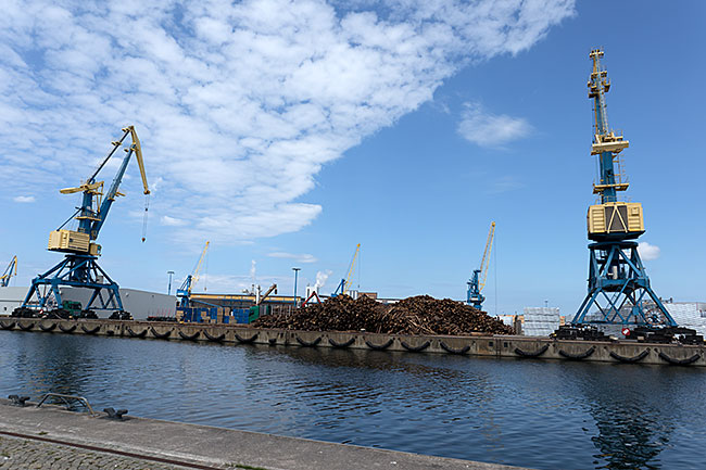 Wismar - timber handling in the port