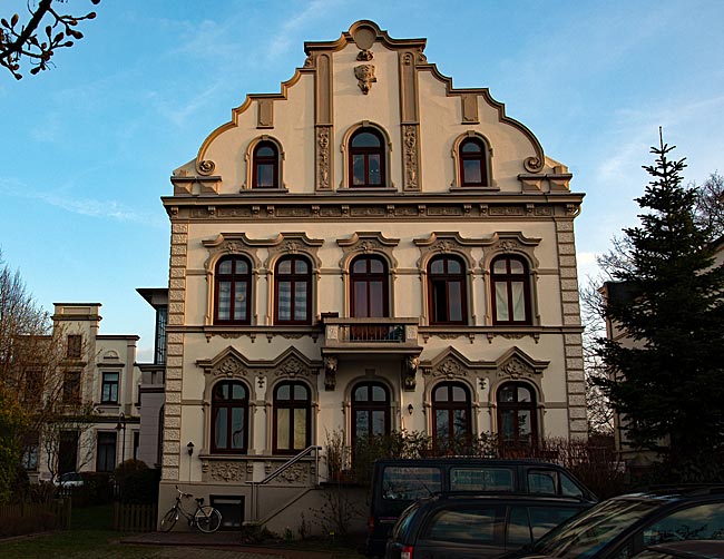 Brake - Haus in Nähe des Binnenhafens - Skulptur