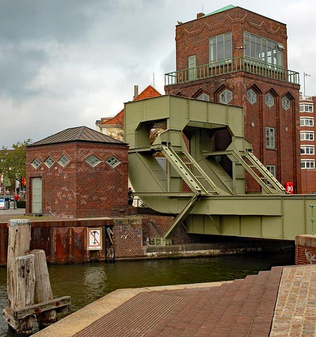 Bremerhaven - Anleger der Hafenrundfahrt am Neuen Hafen - Bremen sehenswert