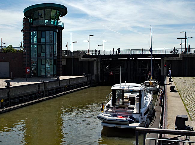 Bremerhaven - Schleuse am Neuen Hafen - Bremen sehenswert