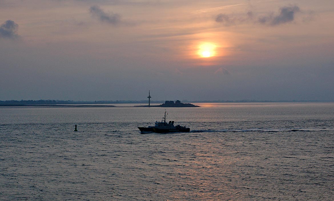 Sonnenuntergang über der Weser in Bremerhaven - Bremen sehenswert