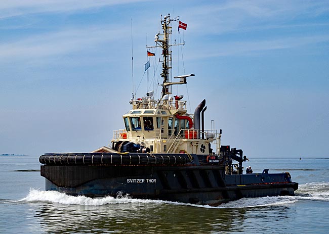 Bremerhaven - Bugsierschlepper auf der Weser - Bremen sehenswert