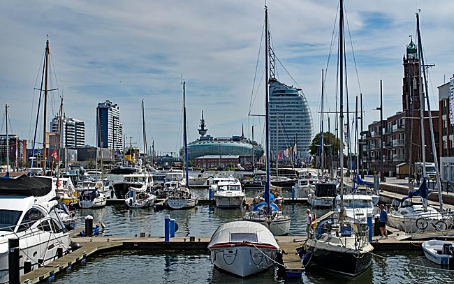 Bremerhaven - Blick über den Neuen Hafen