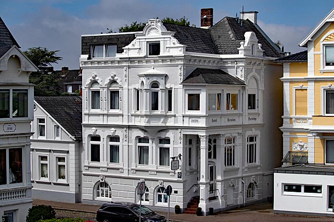 Cuxhaven - Bauten aus der Kaiserzeit kurz vor der Jahrhundertwende hinter dem Seedeich