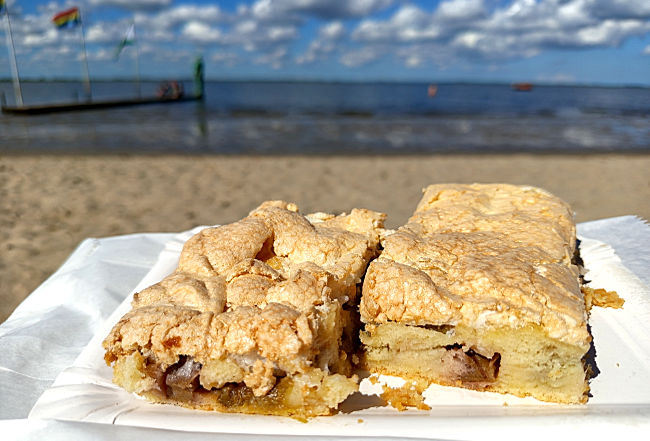 Dangast - Rhabarberkuchen vom Kurhaus