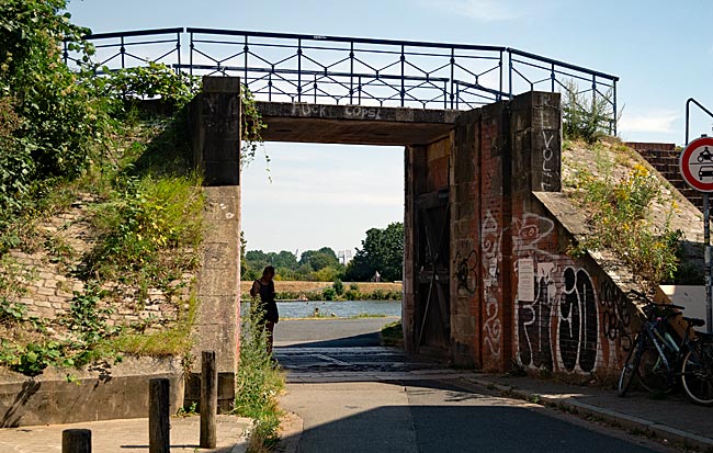 Deichschart zum Werdersee in der Neustadt - Bremen sehenswert