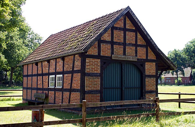 Fischerhude - das ehemalige Spritzenhaus, 1841 erbaut und bis 1972 in Betrieb