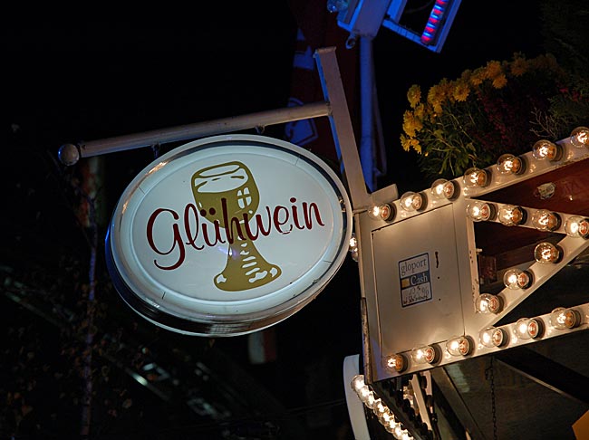 Glühwein auf dem Freimarkt - Bremen sehenswert