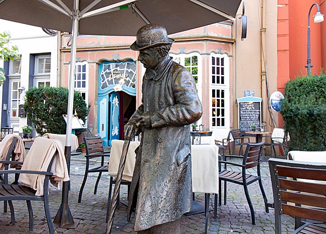 Heini Holtenbeen- Bronze-Statue von Claus Homfeld - Bremen sehenswert