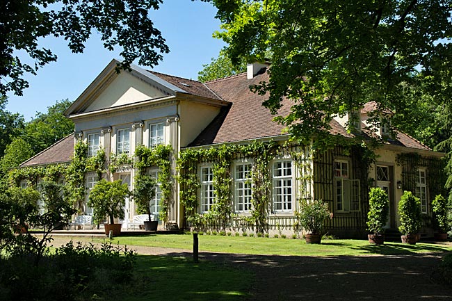 Bremen - klassizistisches Gutshaus Gut Landruhe - Menke-Park in Horn-Lehe