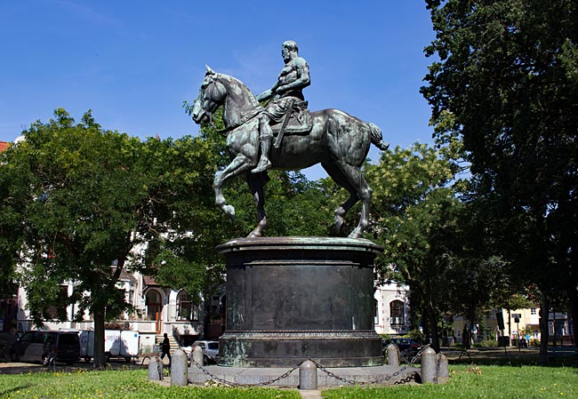 Reiterdenkmal Kaiser Friedrich III. an der Hermann-Böse-Straße, Slevogtstraße im Stadtteil Schwachhausen - Bremen sehenswert