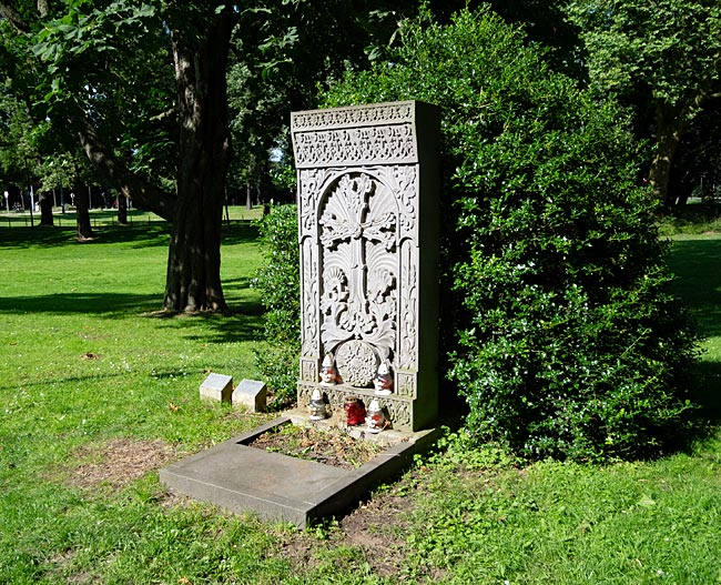 Khatchkar im Nelson-Mandela-Park am Hauptbahnhof