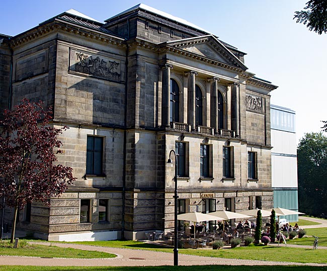 Blick auf die Kunsthalle Bremen mit dem Restaurant Canova - Bremen sehenswert