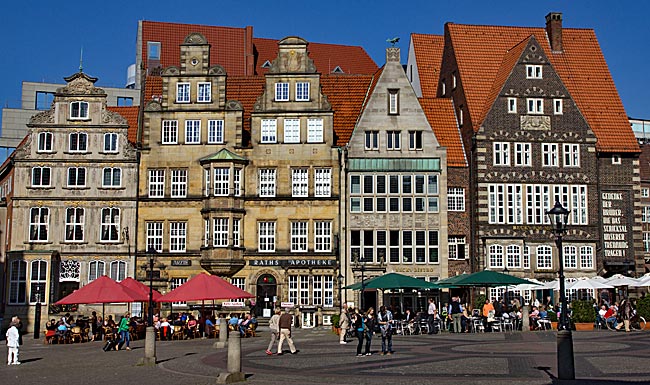 Bremen - Marktplatz - Kaufmannshäuser gegenüber der Bürgerschaft