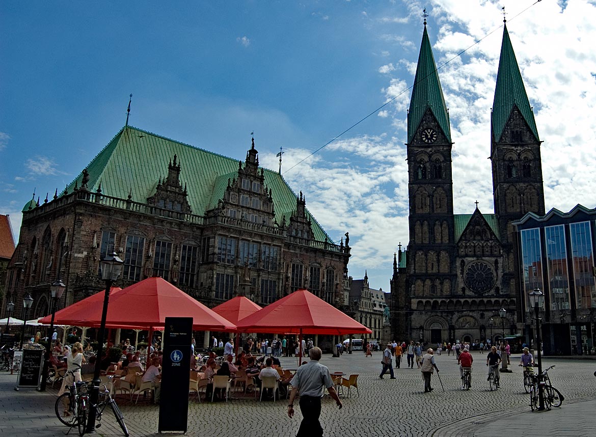 Blick über Bremer Marktplatz auf den St. Petri Dom