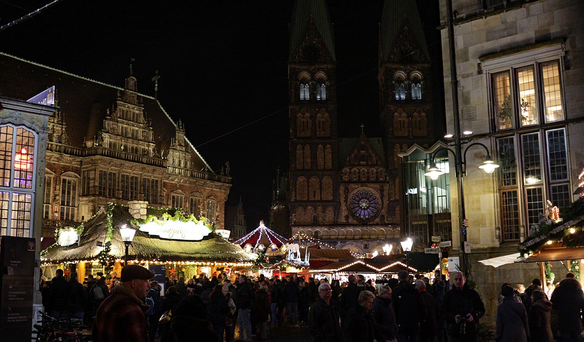 Weihnachtsmarkt auf dem Marktplatz - Bremen sehenswert