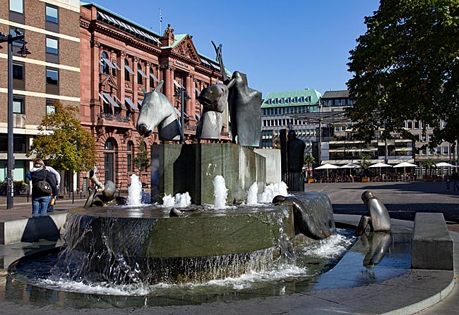Bremen - Neptun-Brunnen auf dem Domshof