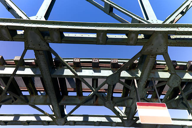 Eisenbahnbrücke über die Hamme - Moorexpress Bremen nach Stade