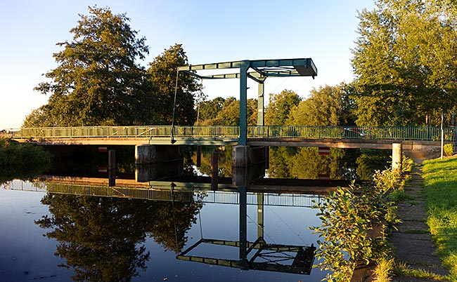 Klappbrücke über die Hamme