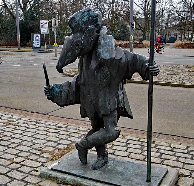 Der Gaukler, Bronzestatue von Christoph Fischer aus Worpswede auf dem Leibnizplatz in der Neustadt - Bremen sehenswert
