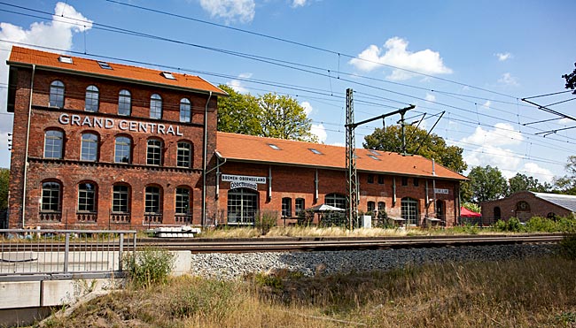 Das entwidmete Bahnhofsgebäude heißt heute Grand Central und ist Veranstaltungsort