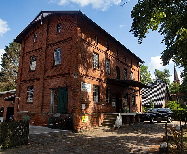 Ehemalige Dampfmühle und Kohlenhandlung von Hermann Behrens in Oberneuland an der Rockwinkler Heerstraße - Bremen sehenswert