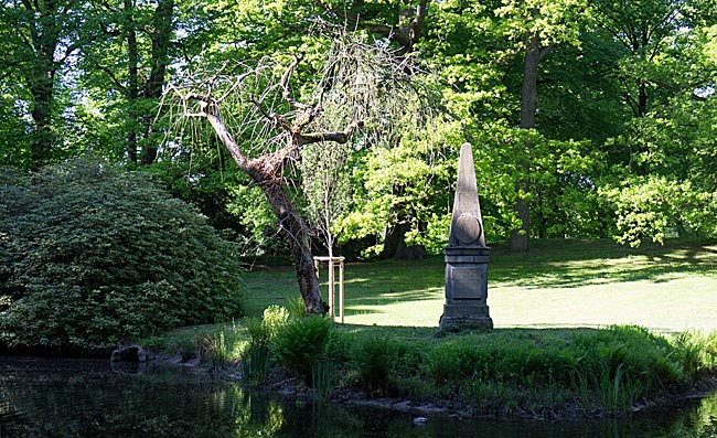 Höpkensruh - Linnaeus-Obelisk - Bremen sehenswert