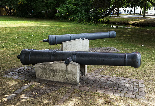 Oldenburg - historische Kanonen