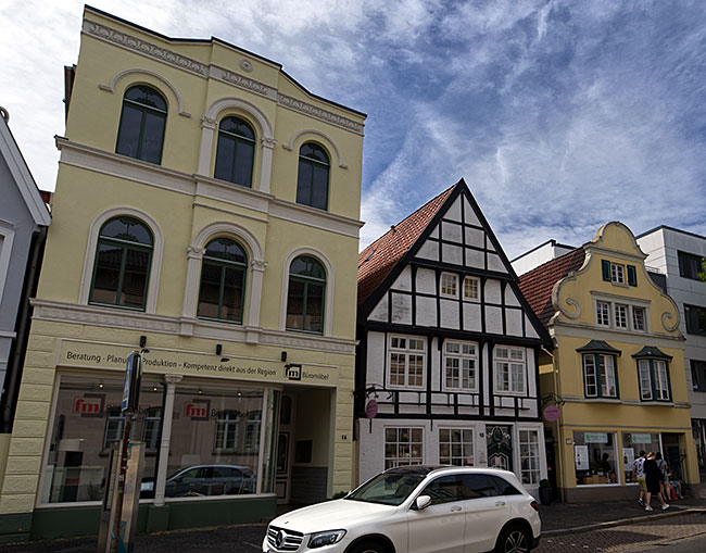Oldenburg - Häuser in der Straße Schloßplatz