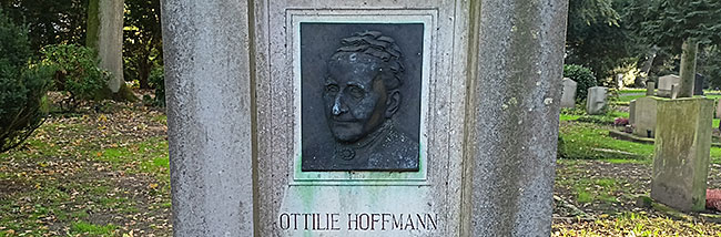Otillie Hoffmann’s grave is in the Riensberg cemetery - Bremen sehenswert