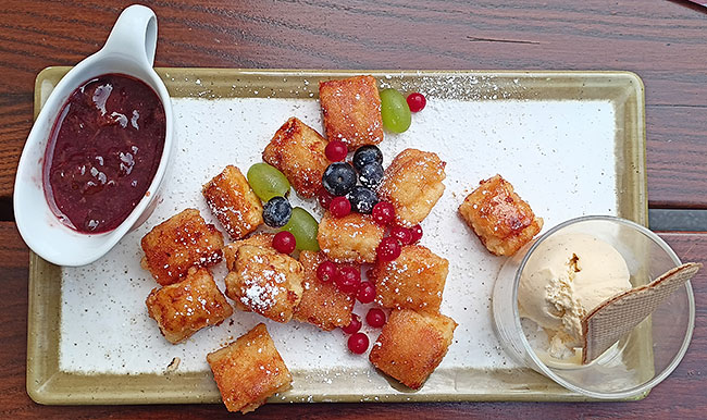 Restaurant Zum Platzhirsch near the campsite - Bremen Travel Guide - Bremen sehenswert - Bremen sehenswert