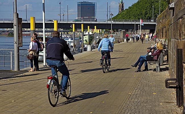 Radfahren an der Schlachte - Bremen sehenswert