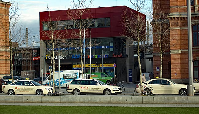 Radstation des ADFC am Bremerinnen und Bremer Bahnhof